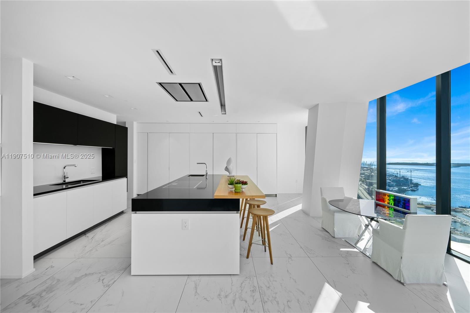 1000 Museum - Residential