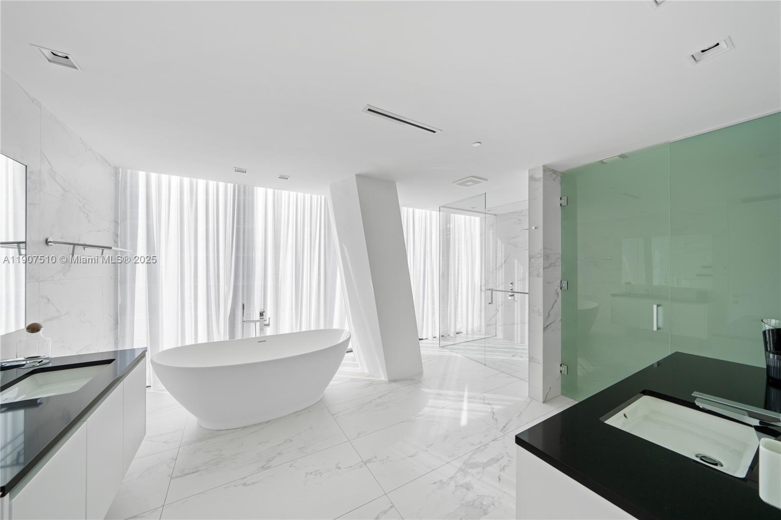 1000 Museum - Residential