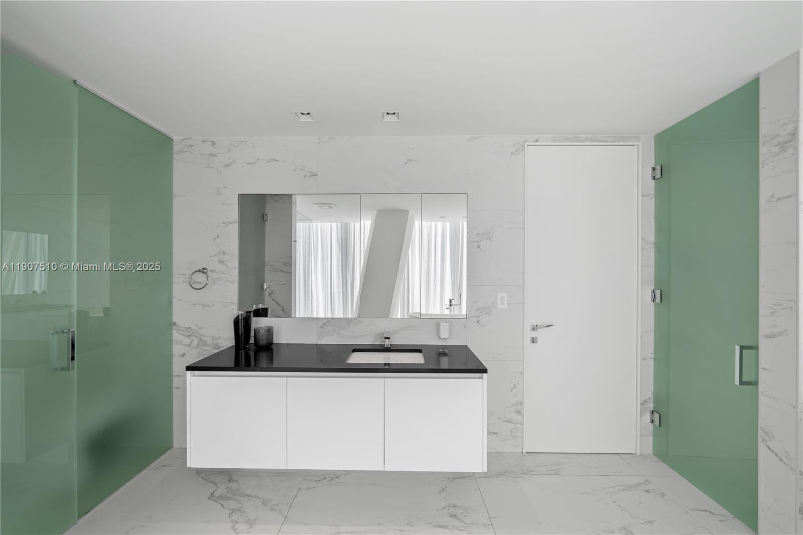 1000 Museum - Residential