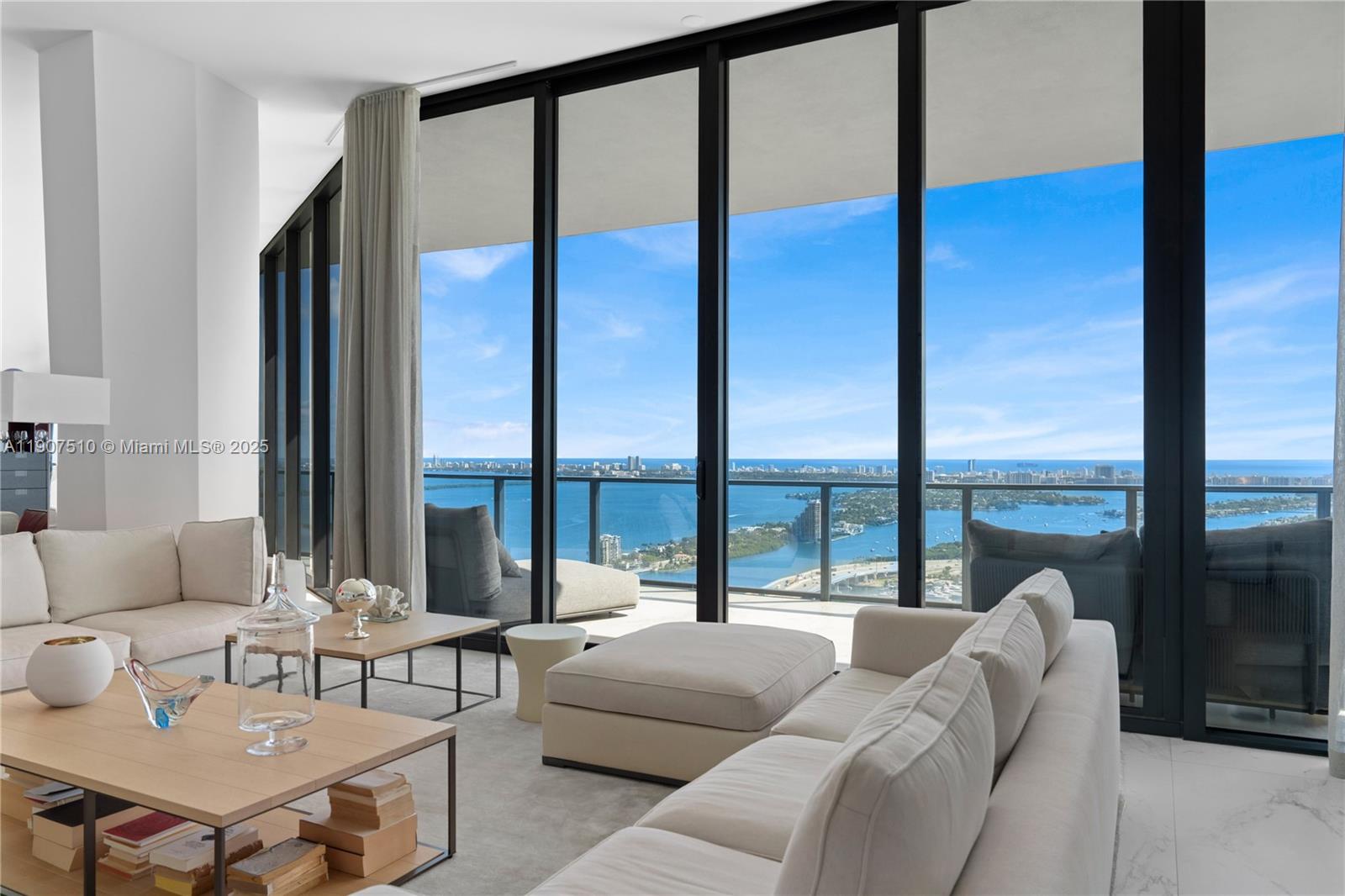 1000 Museum - Residential