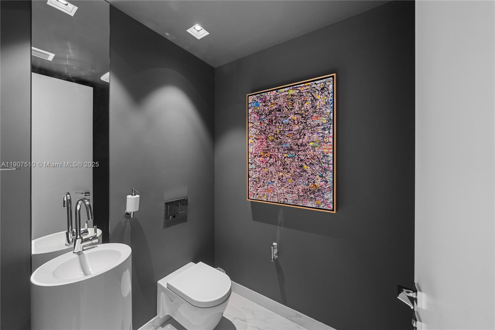 1000 Museum - Residential