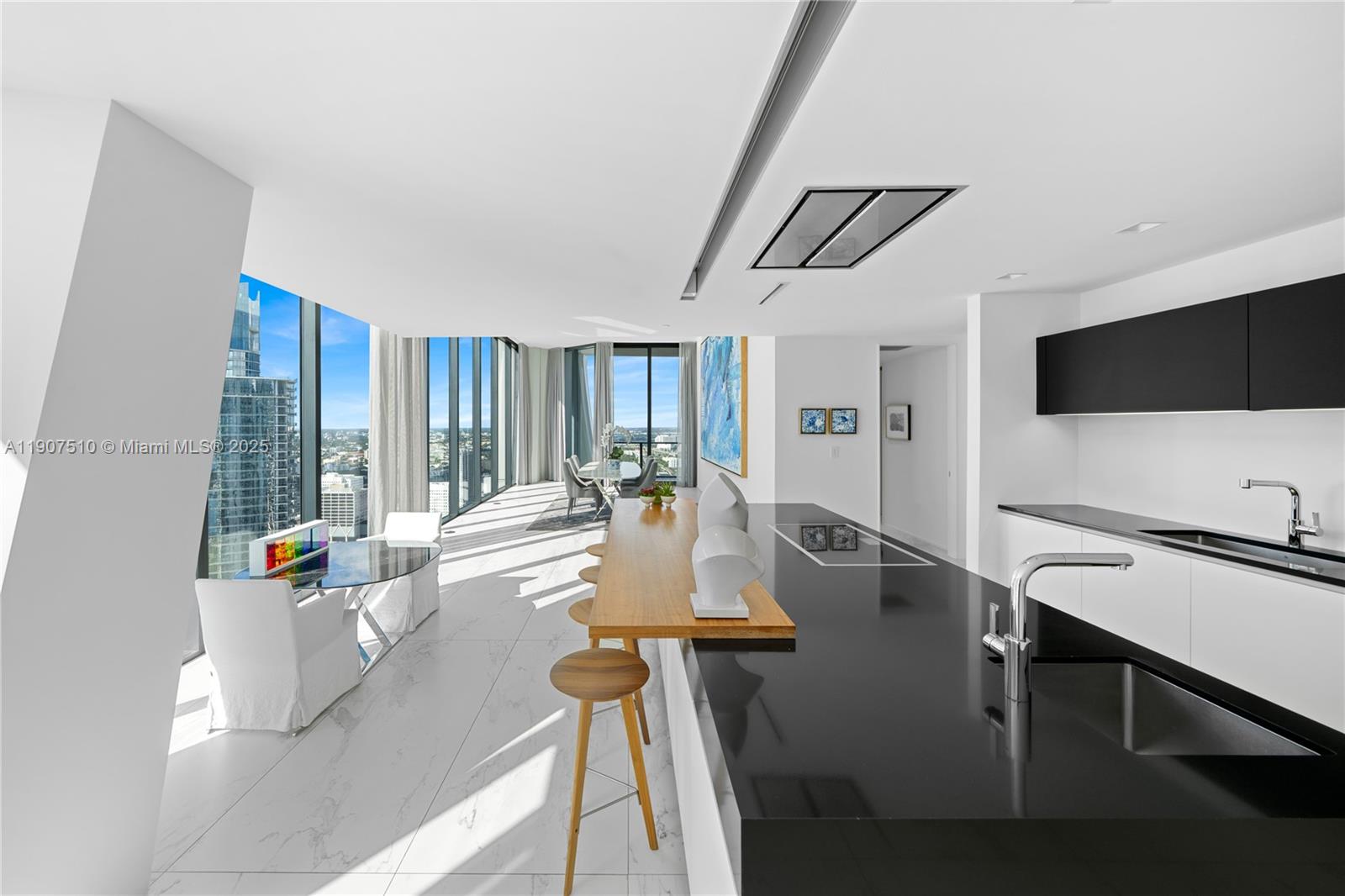 1000 Museum - Residential