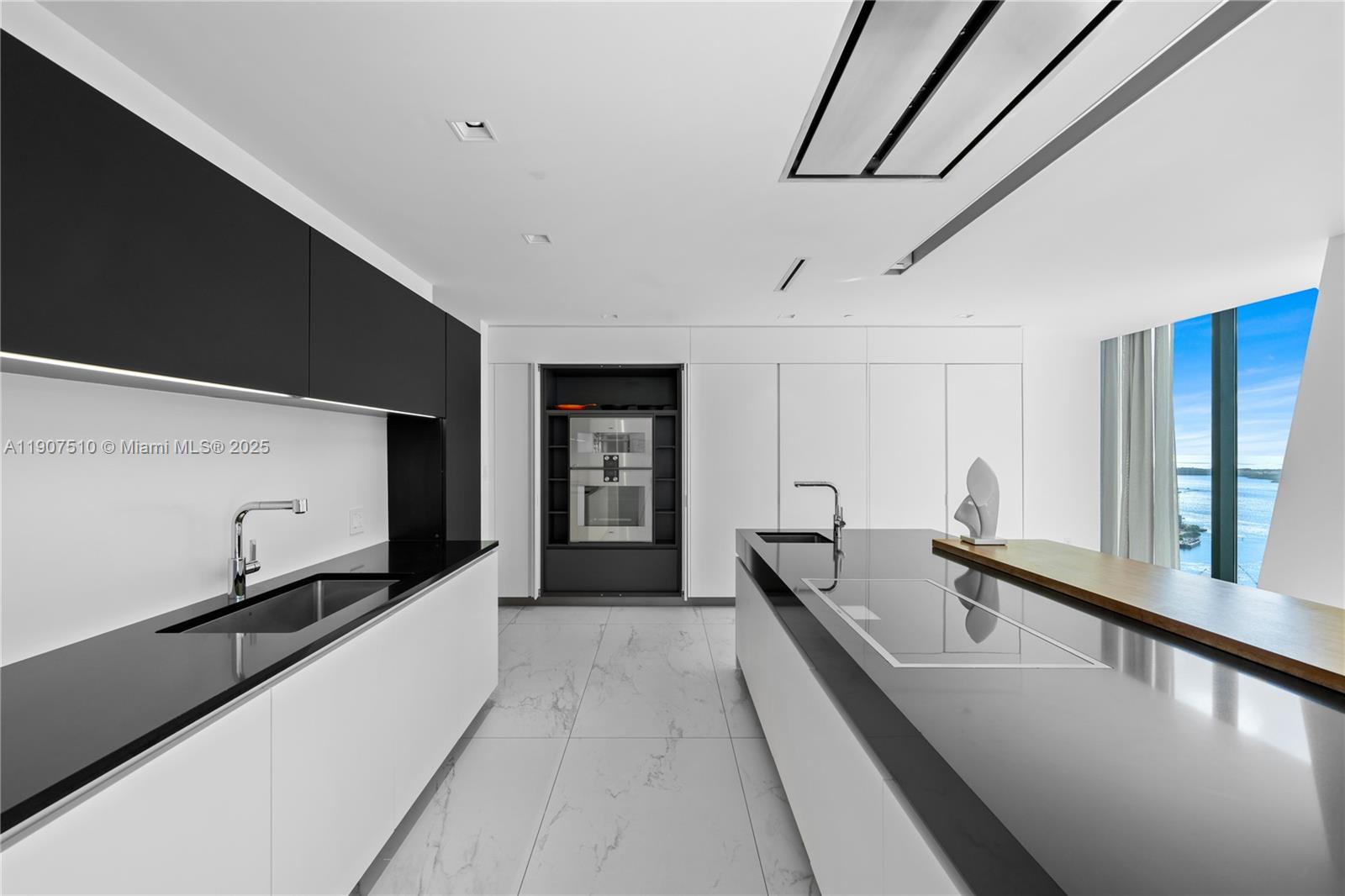 1000 Museum - Residential