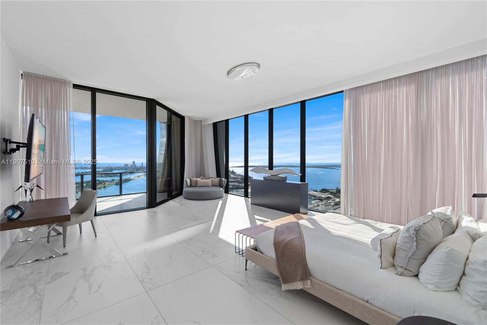 1000 Museum - Residential