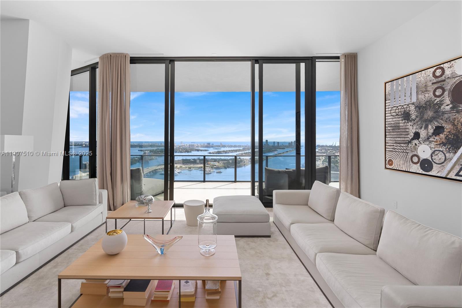 1000 Museum - Residential