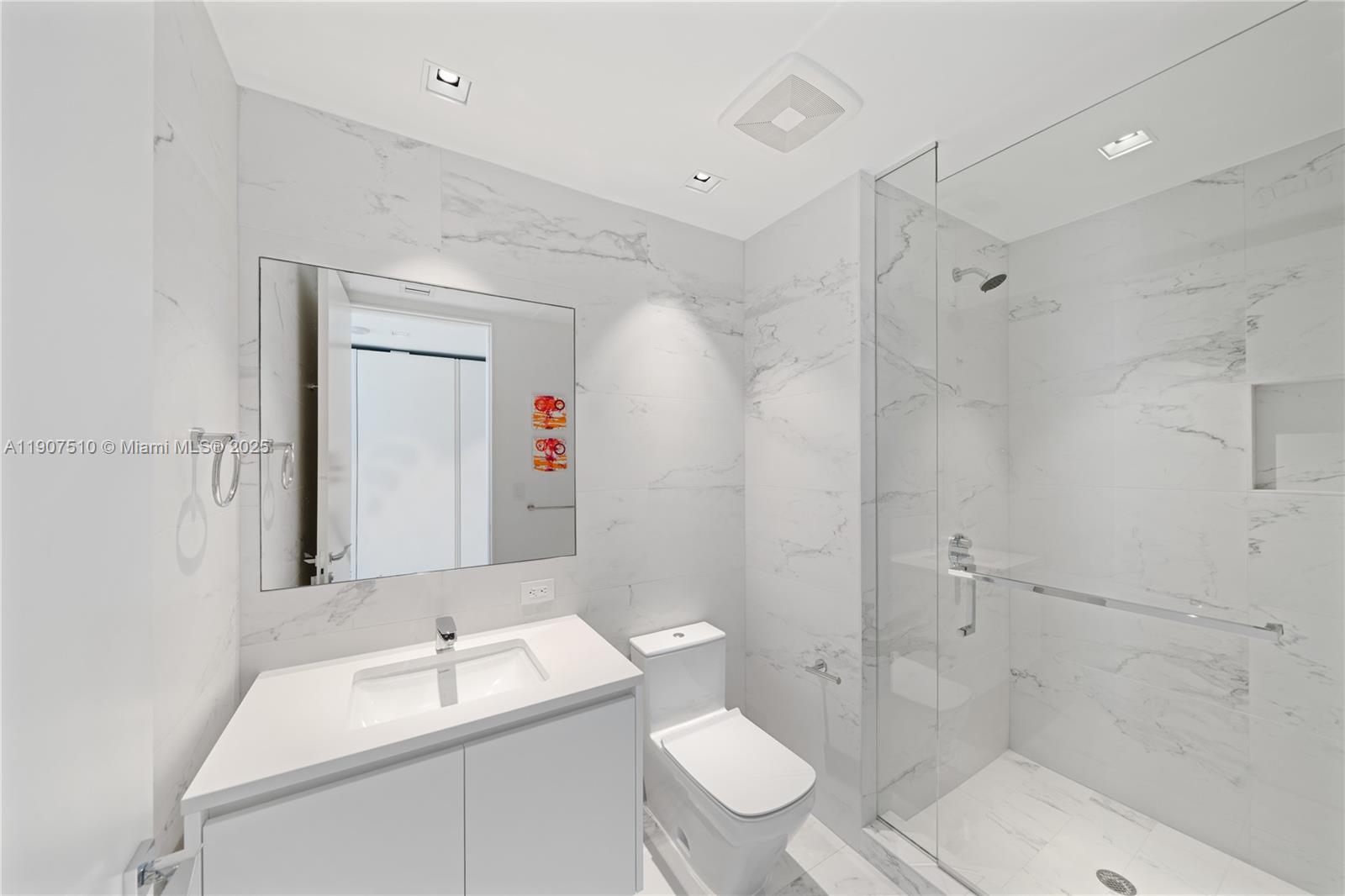 1000 Museum - Residential