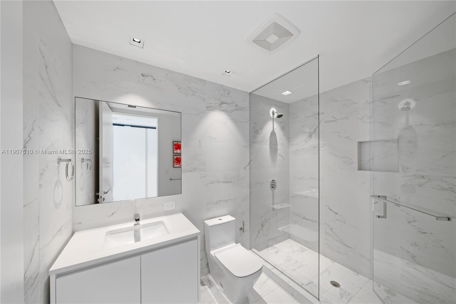 1000 Museum - Residential