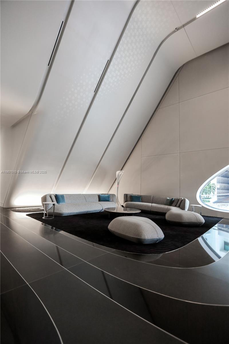 1000 Museum - Residential