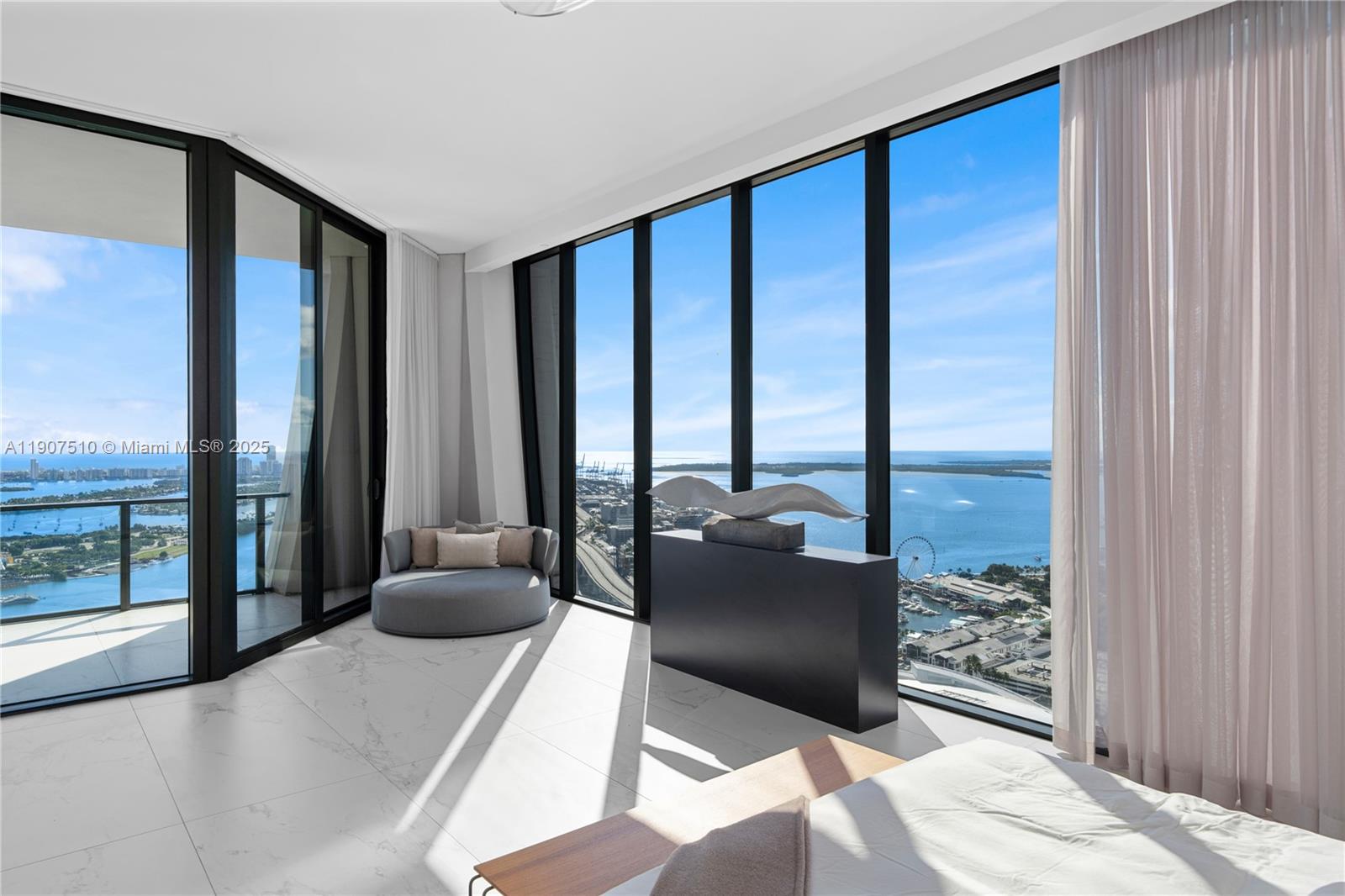 1000 Museum - Residential