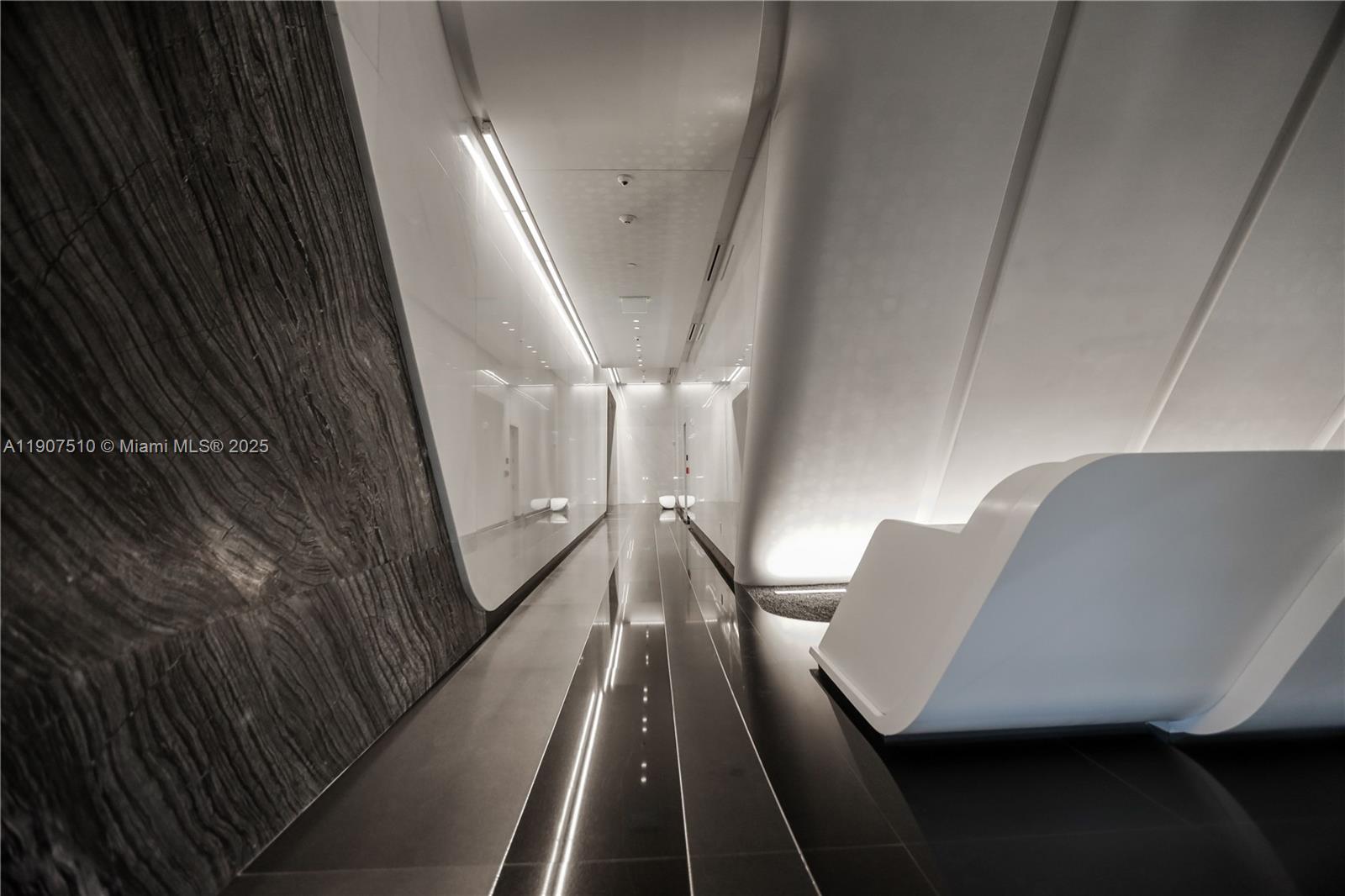 1000 Museum - Residential