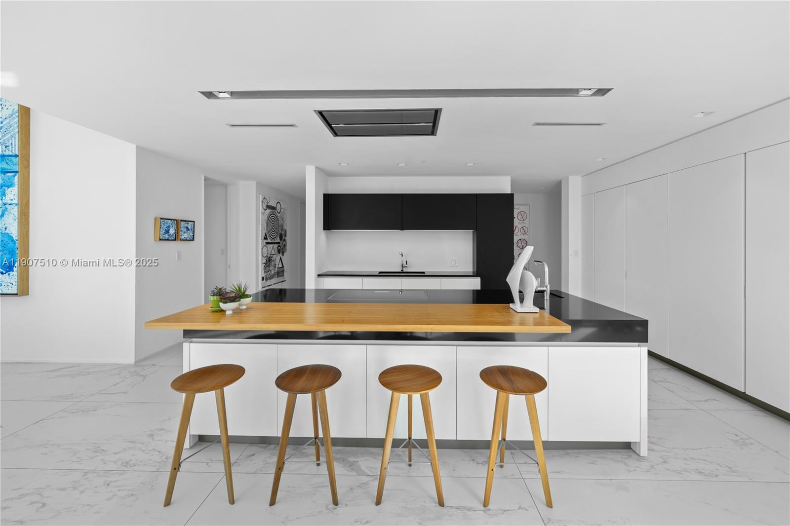 1000 Museum - Residential