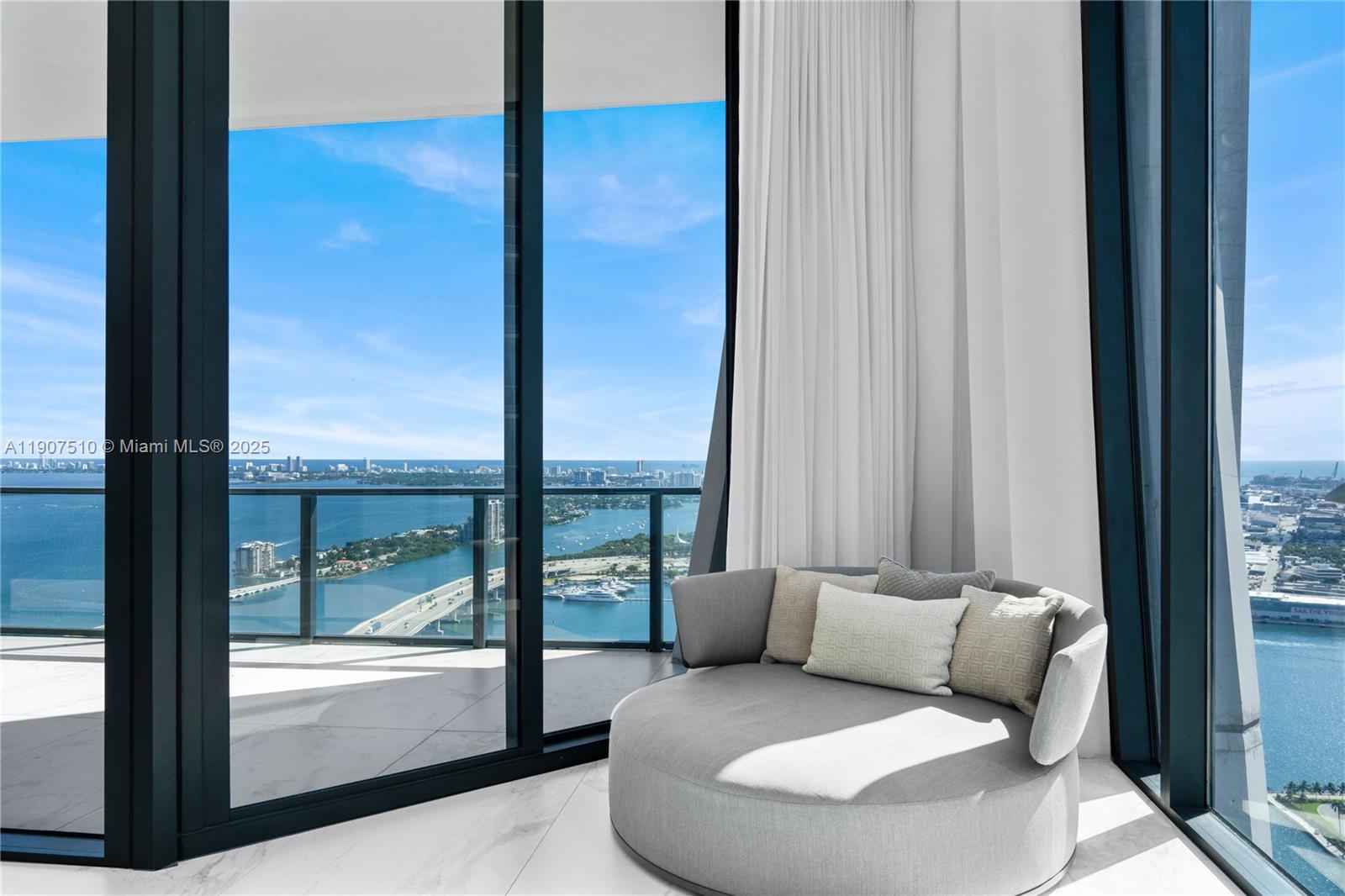 1000 Museum - Residential