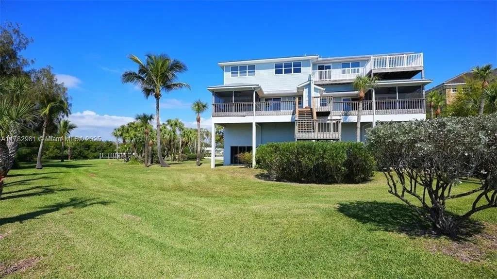 2424 Bay Drive
