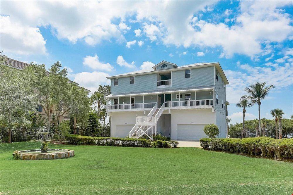 2424 Bay Drive