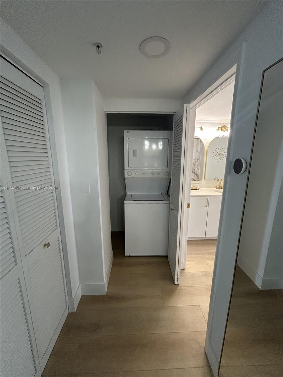 TIDES AT BRIDGESIDE SQUAR - Residential