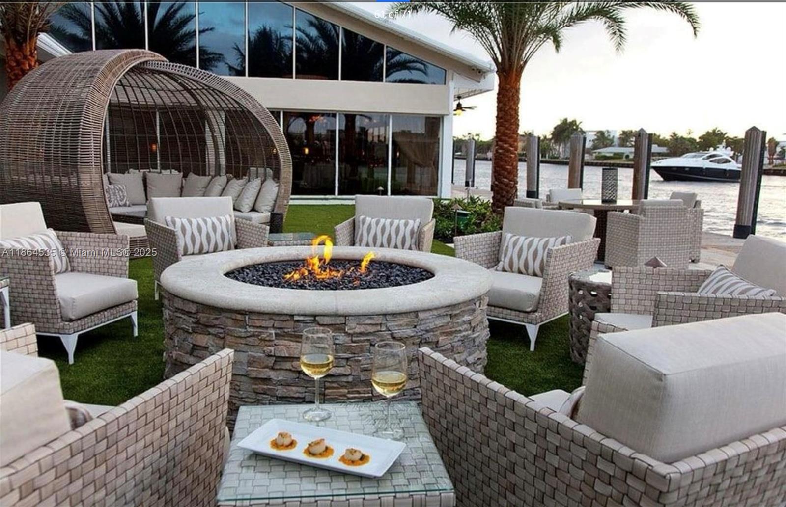 TIDES AT BRIDGESIDE SQUAR - Residential