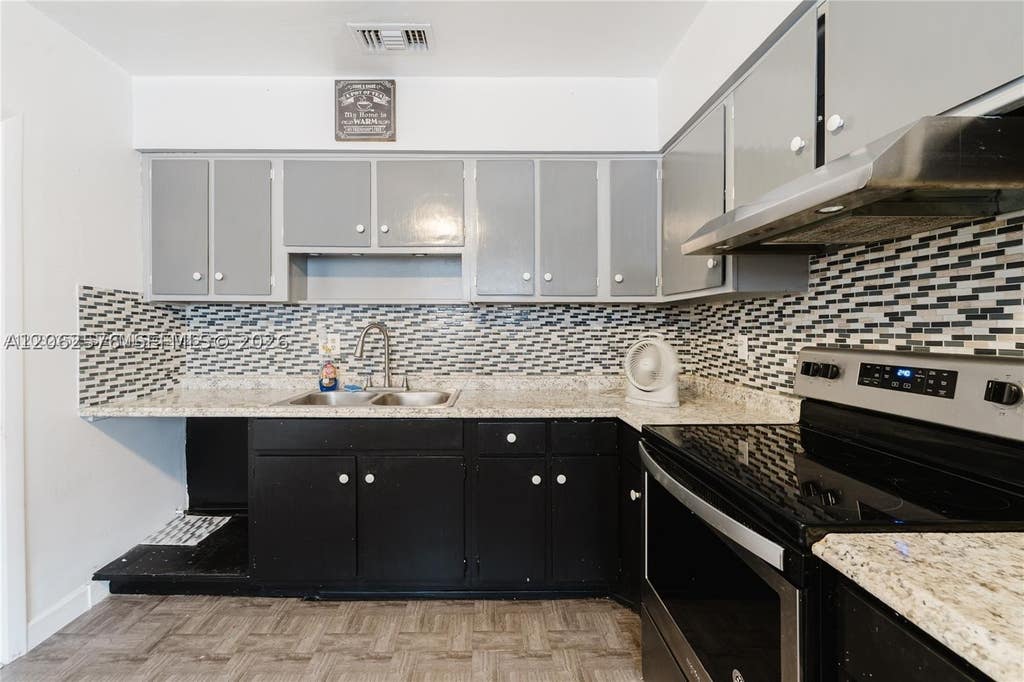 Photo of 5737 Grant St #3, Hollywood, FL 33021 (MLS # A12062576)