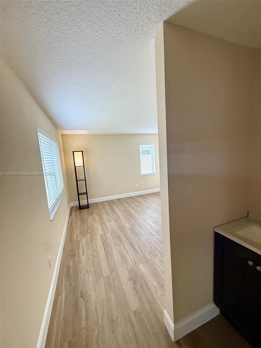 FLAMINGO GARDENS-PHASE TW - Residential Lease