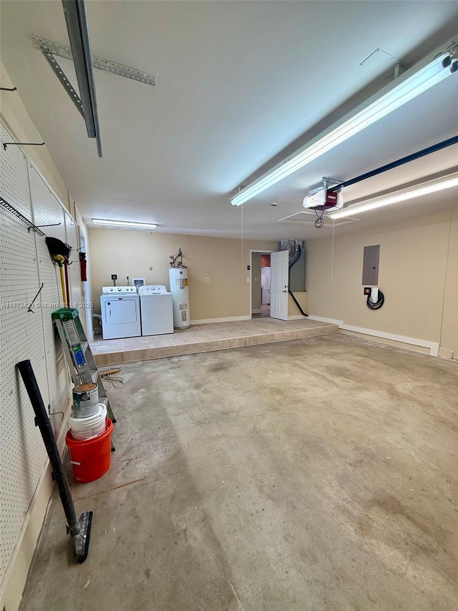 FLAMINGO GARDENS-PHASE TW - Residential Lease