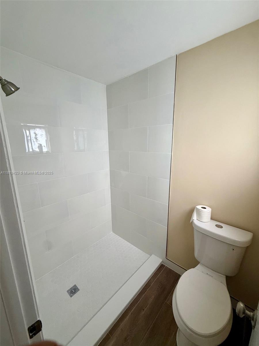 FLAMINGO GARDENS-PHASE TW - Residential Lease