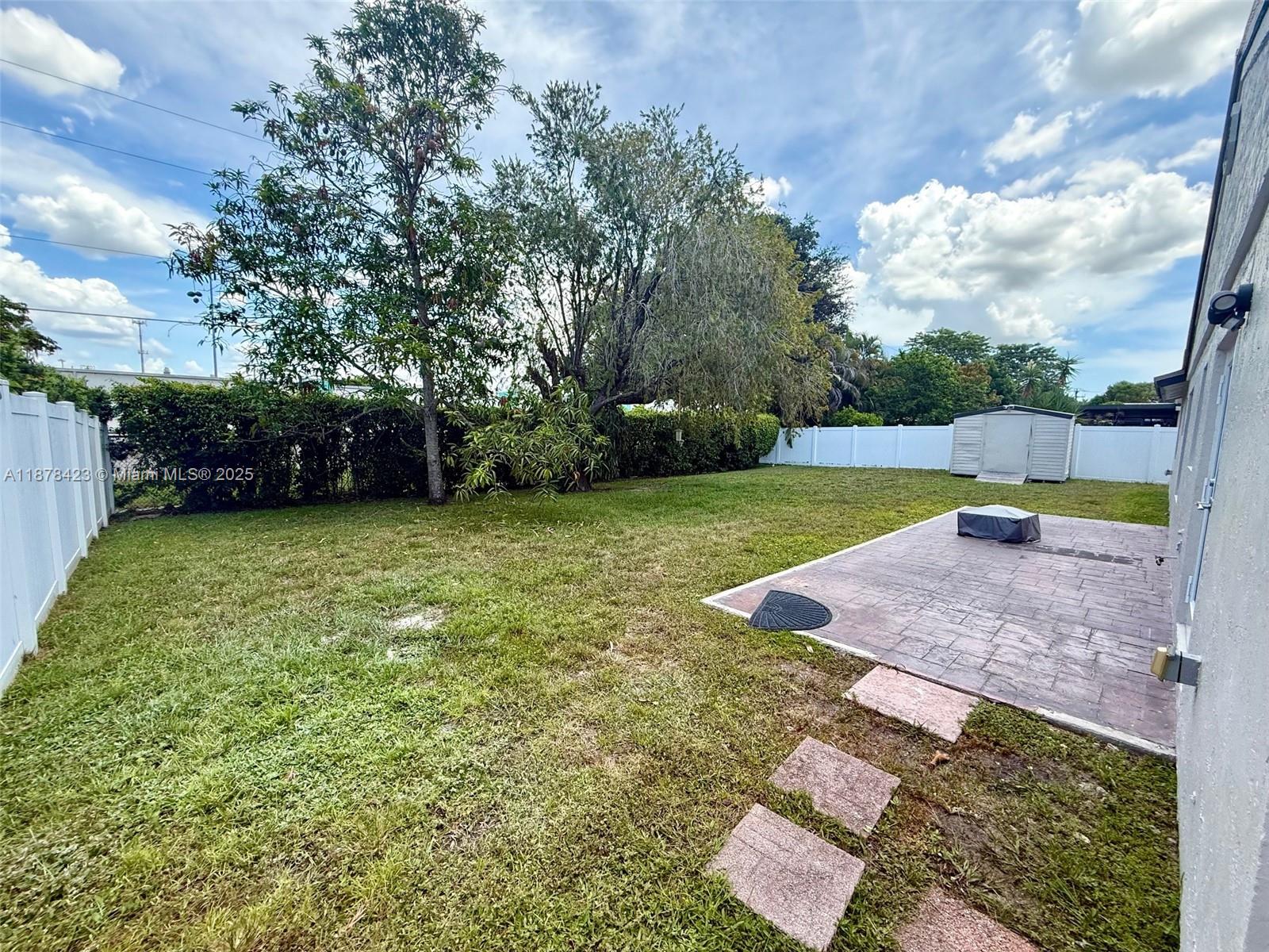 FLAMINGO GARDENS-PHASE TW - Residential Lease