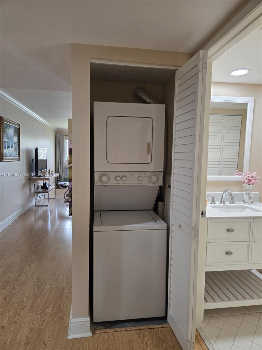 SUFFOLK AT CENTURY VILLAG - Residential