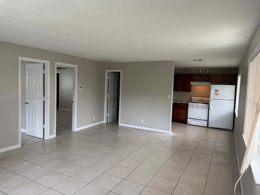 Photo of 588 Holly Dr #B, Palm Beach Gardens, FL 33410 (MLS # A12024317)