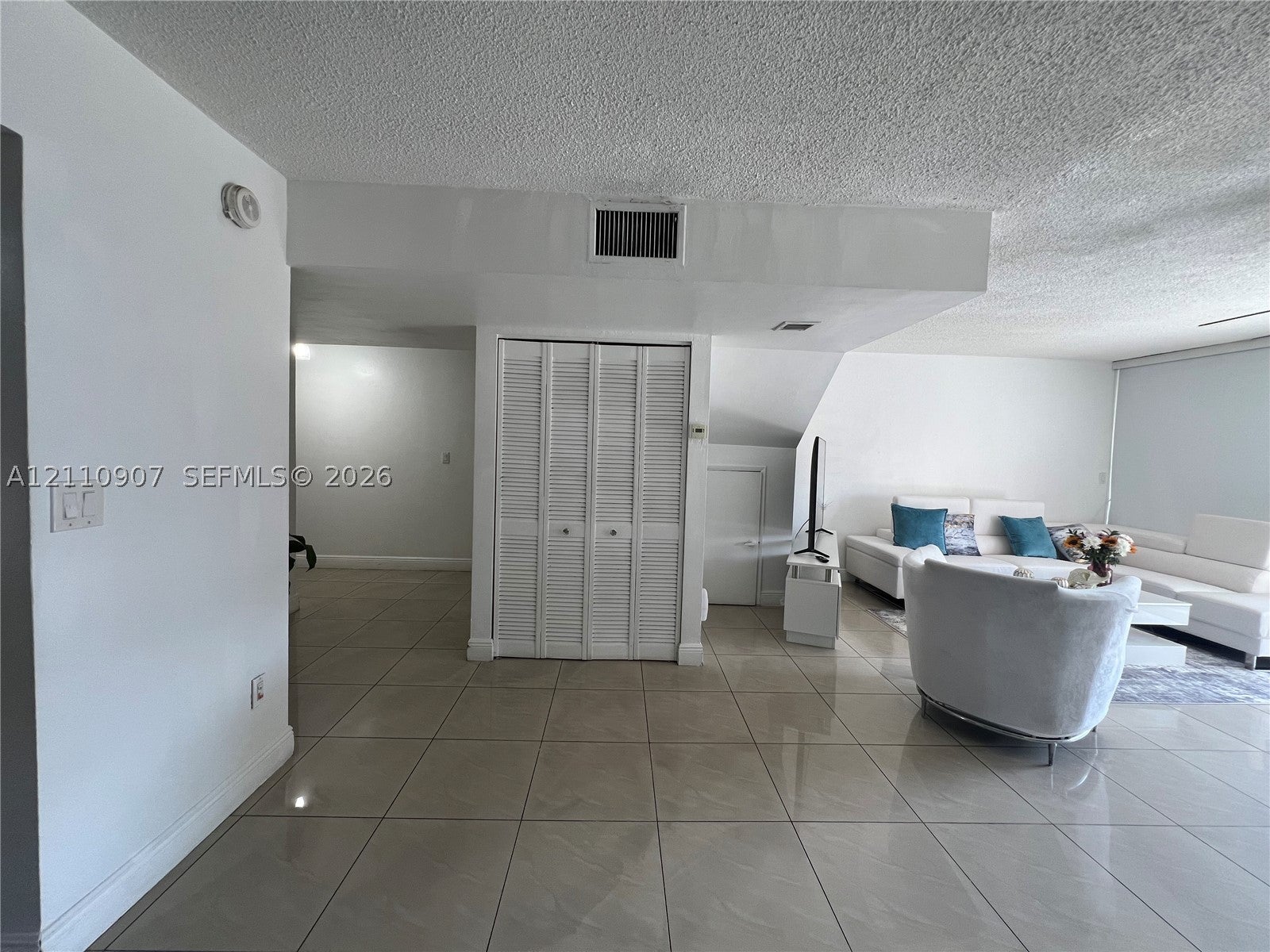 9240 Fontainebleau Blvd 207, Miami FL 33172