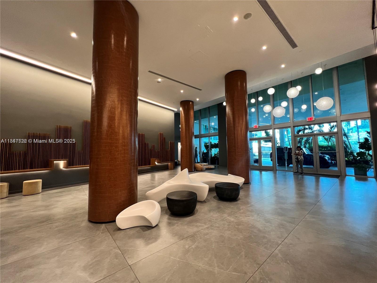 WIND CONDO - Residential