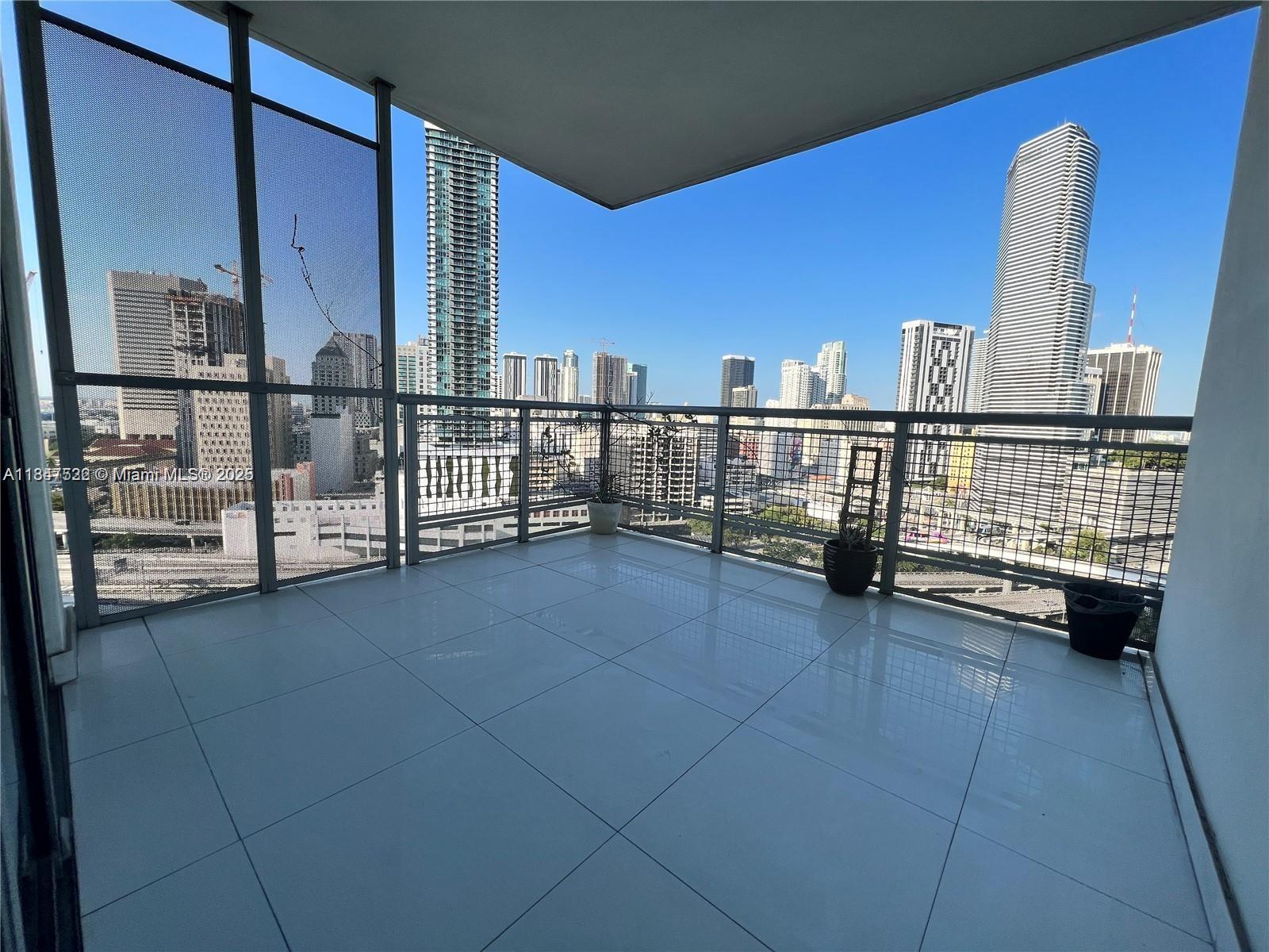 WIND CONDO - Residential