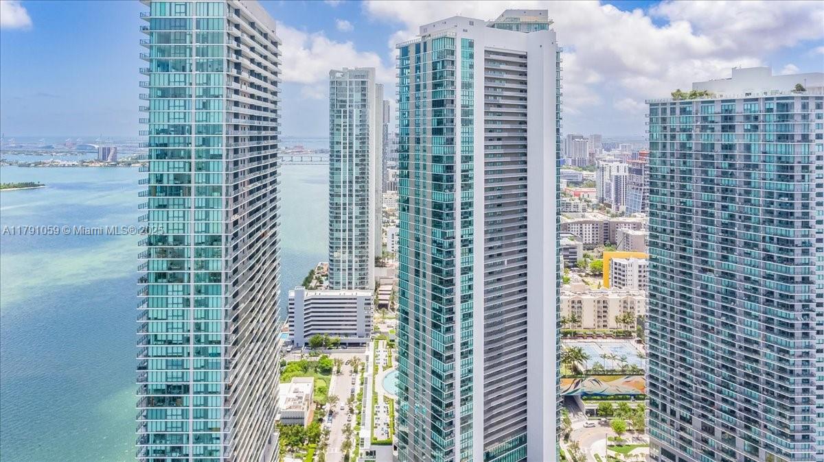 Property for Sale at 650 Ne 32nd St 3808, Miami, Broward County, Florida - Bedrooms: 1 
Bathrooms: 2  - $689,900