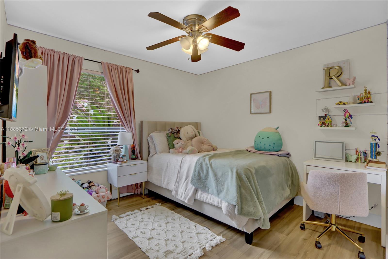CENTERPOINTE CONDO - Residential Lease