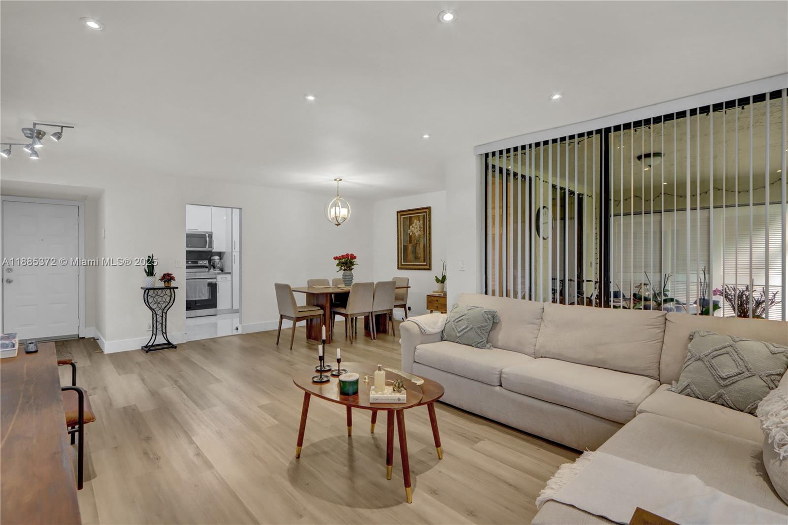 CENTERPOINTE CONDO - Residential Lease