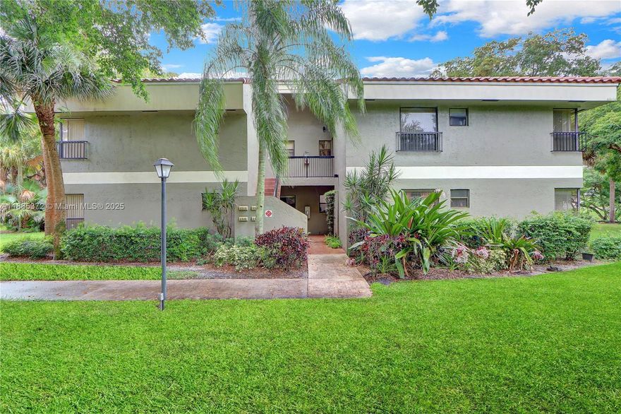 Tastefully renovated 3-bedroom, 2 bath condo, featuring waterproof vinyl flooring throughout, kitchen with custom-made high gloss cabinets, stainless steel appliances, beautiful bathrooms, with natural stone. First floor corner unit with garden and lake view. Full size washer/dryer, New A/C (few months) and New Roof. Township is the master association, the amenities include, tennis courts, gym, Theater, Olympic pool and much more. Amazing location! walking to Cypress Park (For showings pls text agent) The unit is also for Sale.