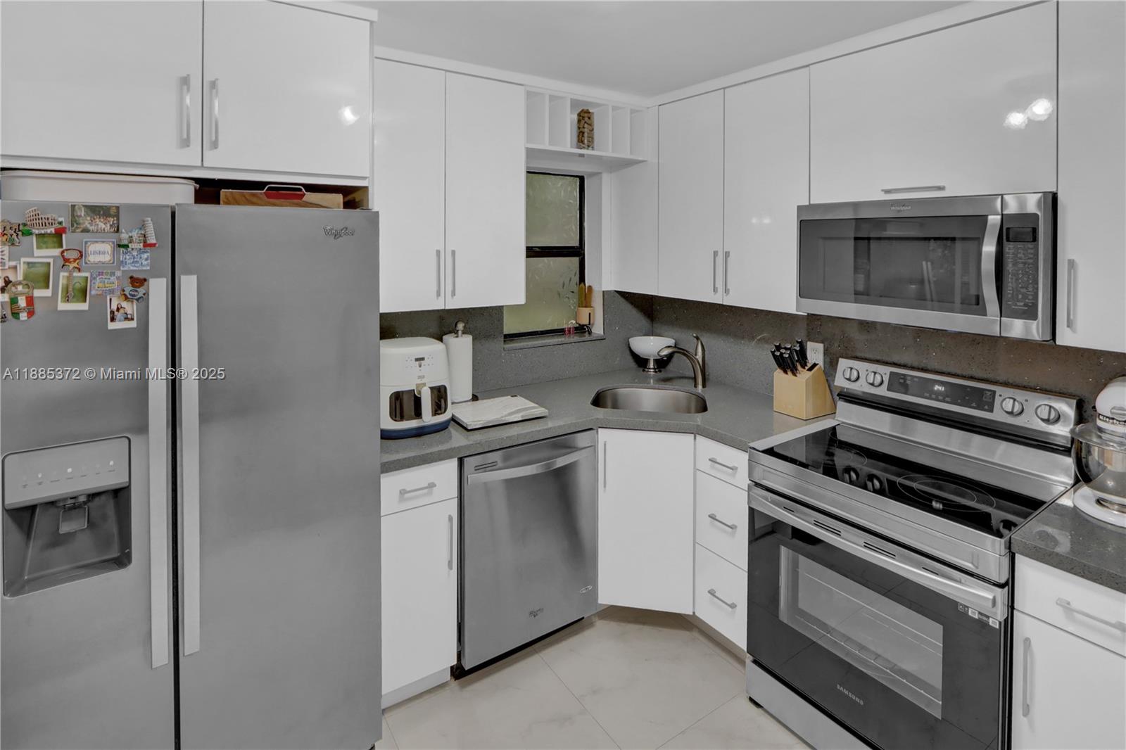 CENTERPOINTE CONDO - Residential Lease