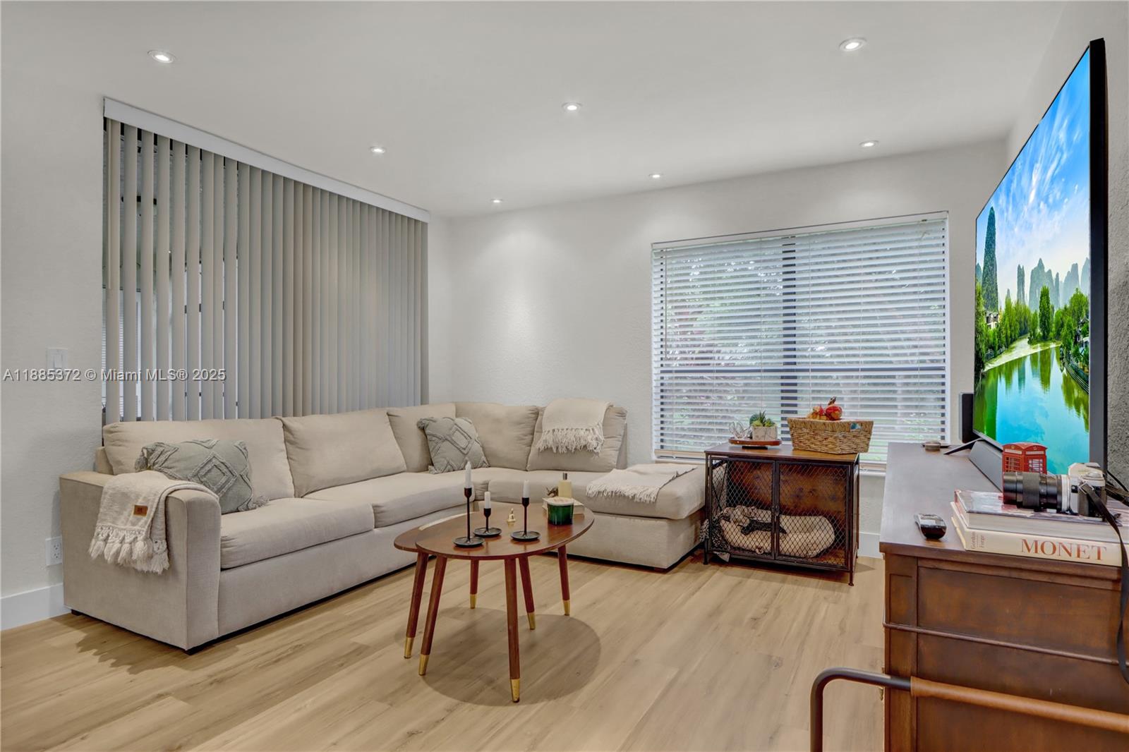 CENTERPOINTE CONDO - Residential Lease