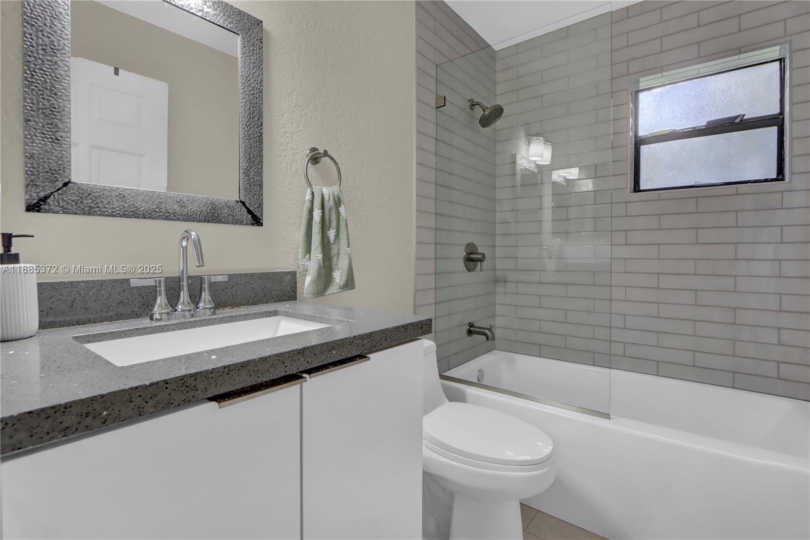 CENTERPOINTE CONDO - Residential Lease