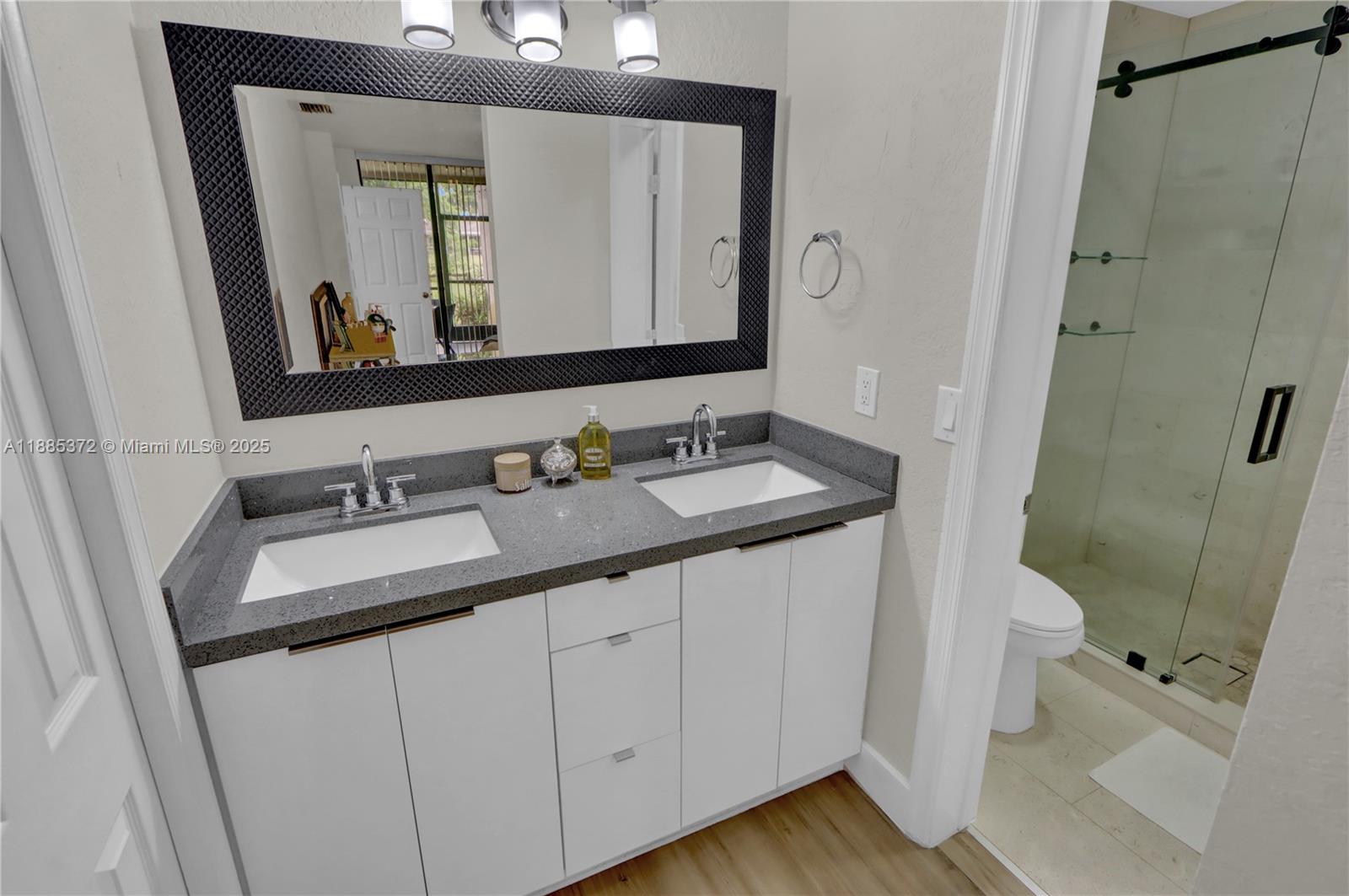 CENTERPOINTE CONDO - Residential Lease