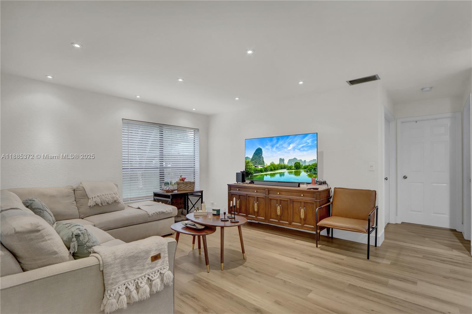 CENTERPOINTE CONDO - Residential Lease