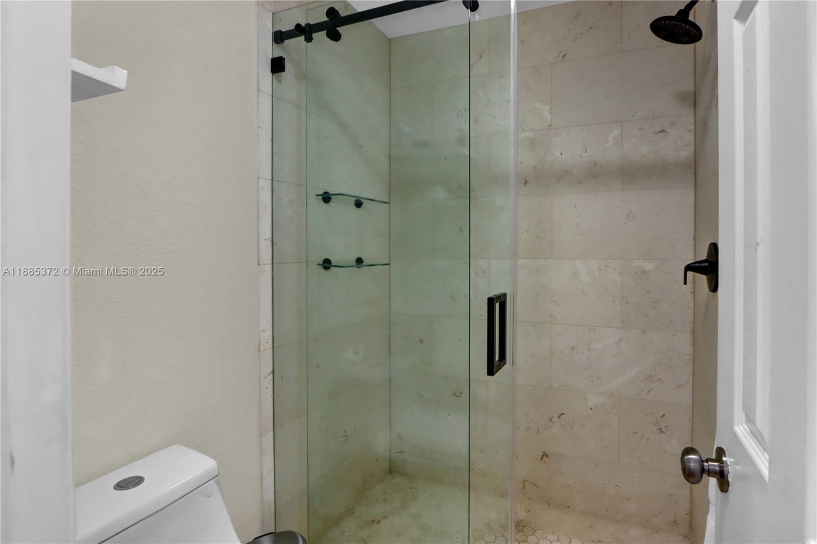 CENTERPOINTE CONDO - Residential Lease