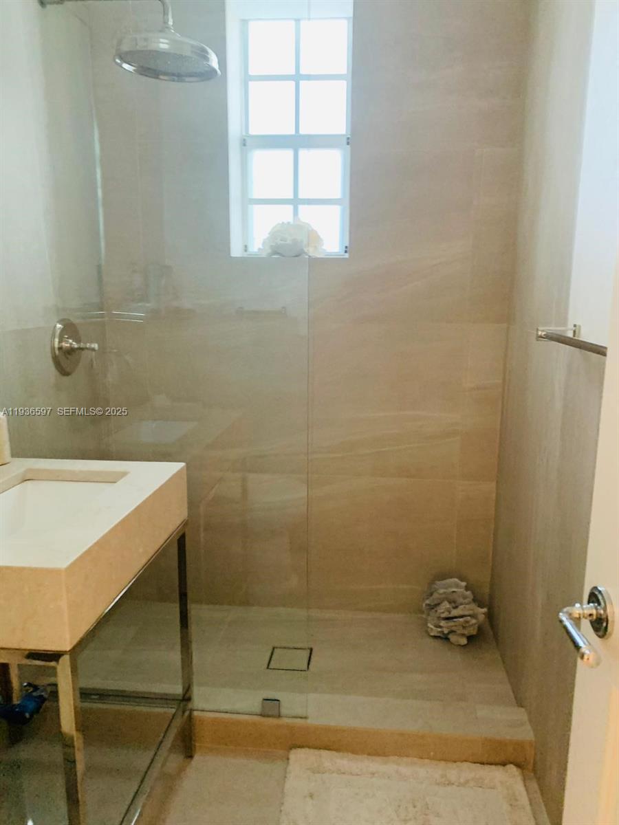 THE GIBSON CONDO - Residential