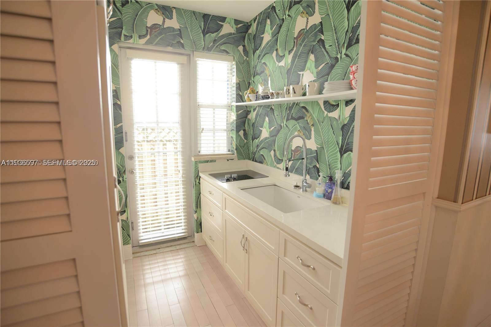 THE GIBSON CONDO - Residential