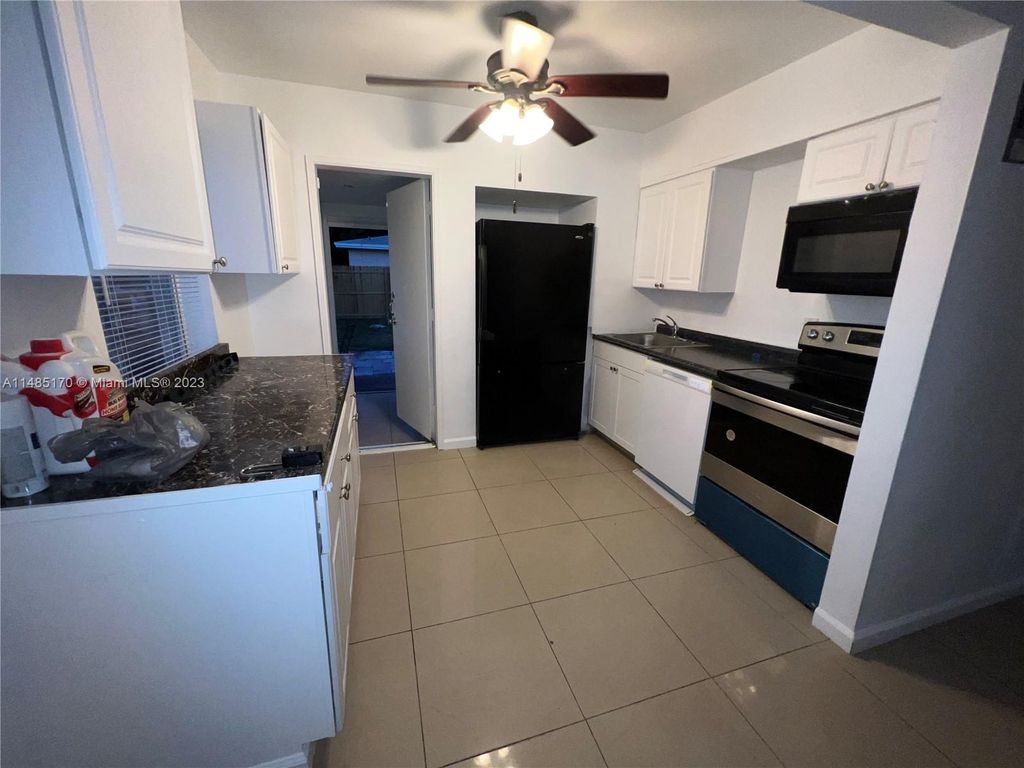 Photo of 229 SW 22nd St #0, Fort Lauderdale, FL 33315 (MLS # A11485170)