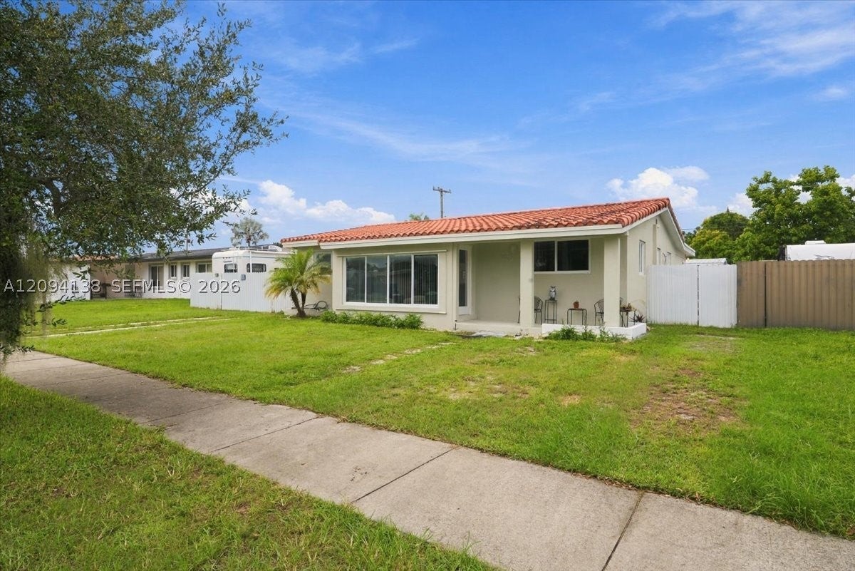 9625 Dominican Dr