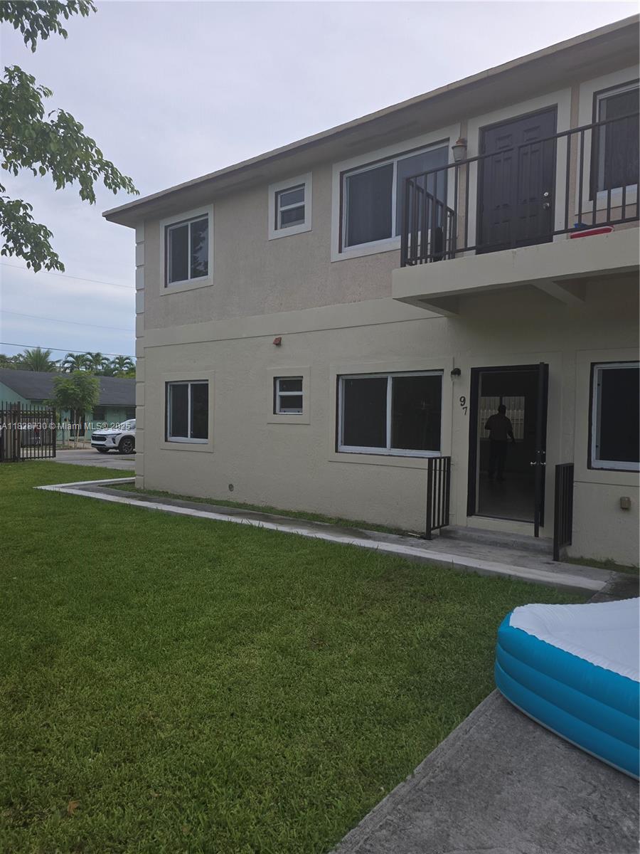 well kept 3 bedroom 2 bath granite counter top fence with gate central air all tiles