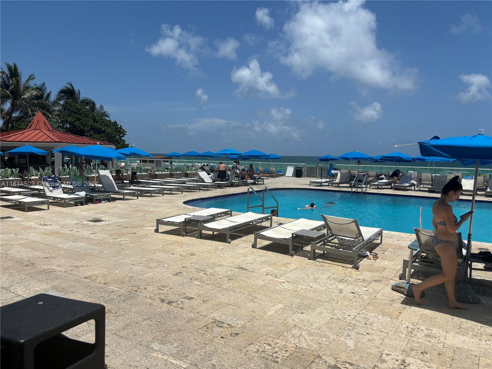 THE AVENTURA BEACH CLUB C - Residential