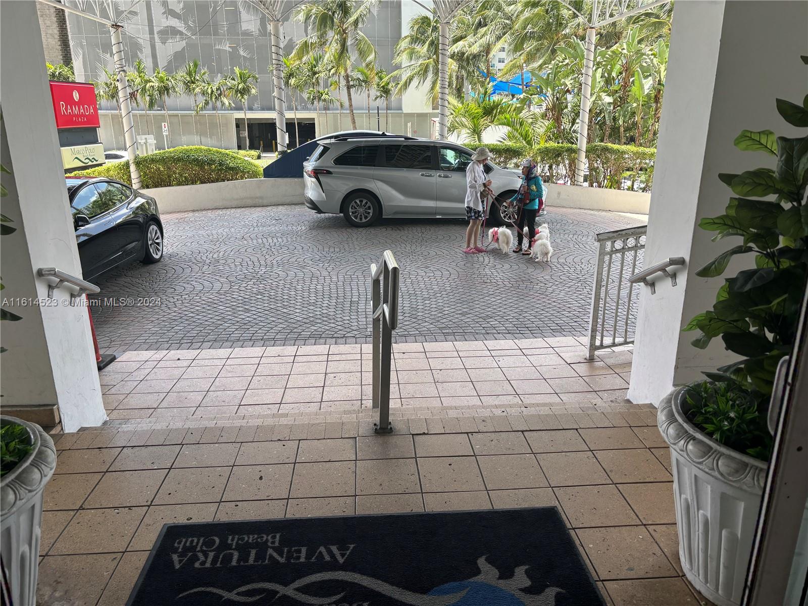 THE AVENTURA BEACH CLUB C - Residential