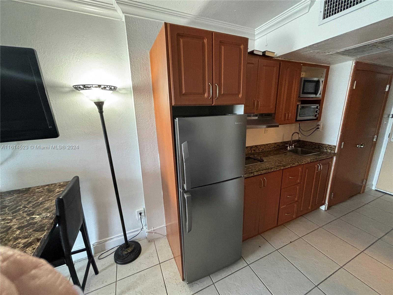 View photos, virtual tours, details... 19201 Collins Ave 934