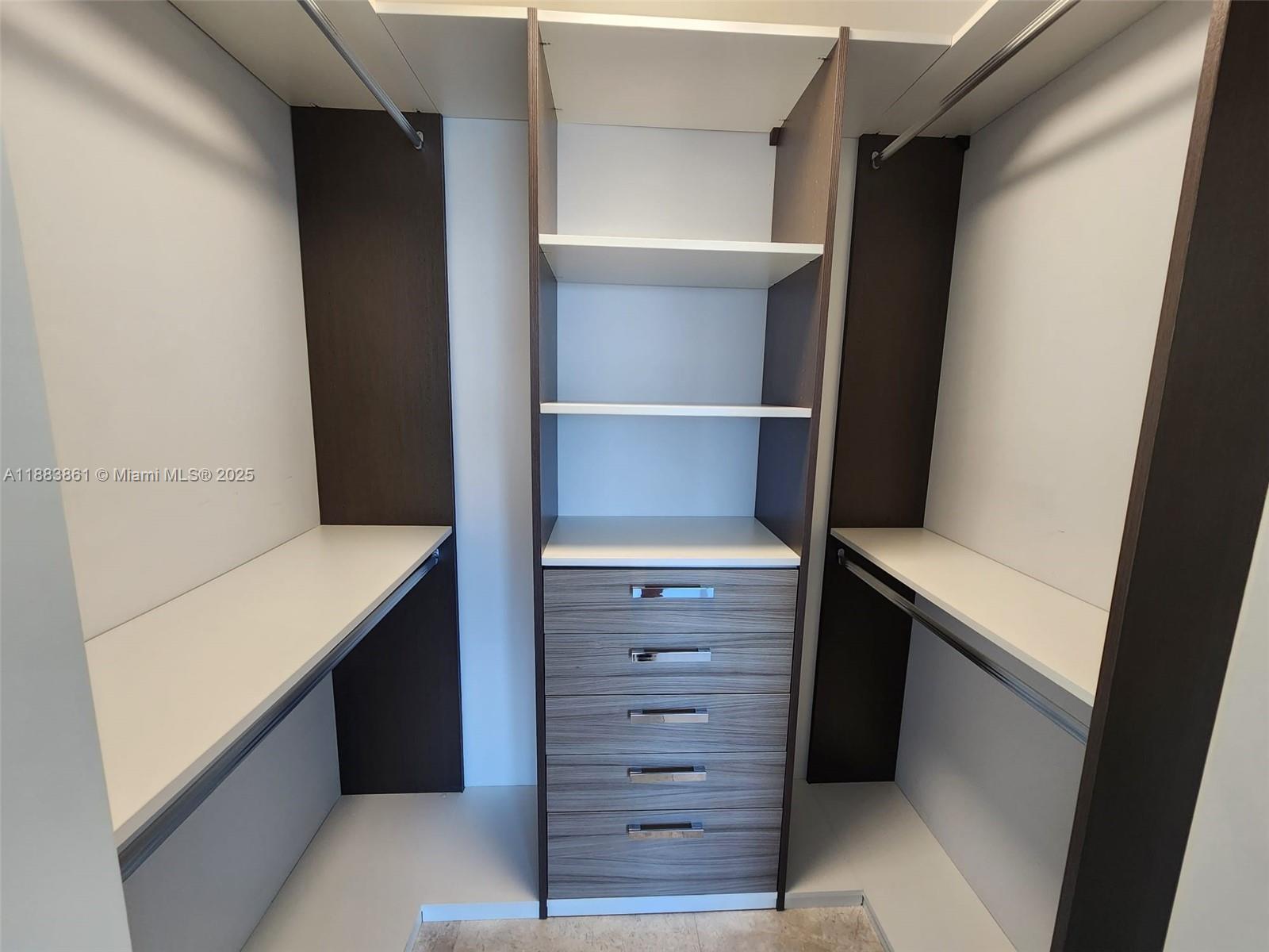 BRICKELLHOUSE CONDO - Residential