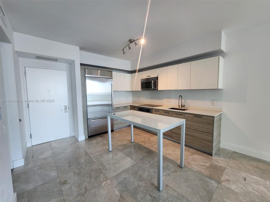 AMAZING OPPORTUNITY TO OWN AN APARTMENT AT THE MOST DESIRABLE NEIGHBORHOOD OF BRICKELL. ENJOY A GREAT LIFESTYLE WITH BEST AMENITIES INCLUDING A ROOFTOP POOL AND SUNDECK, A 50 FT LAP POOL WITH POOLSIDE CABANAS, FITESS CENTER, SPA, SAUNA AND STEAM ROOM. ADDITIONALLY BRICKELL HOUSE FEATURES ON SITE MANAGMENT, HOUSEKEEPING & MAINTENANCE. VALET PARKING. UNIT IS RENTED TO A GREAT TENANT WHO MAY WANT TO STAY MAKING THIS A GREAT INVESTMENT OPPORTUNITY!